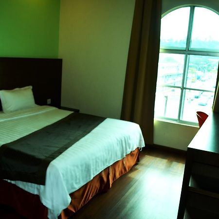 Lintas Plaza Hotel Kota Kinabalu Exterior photo